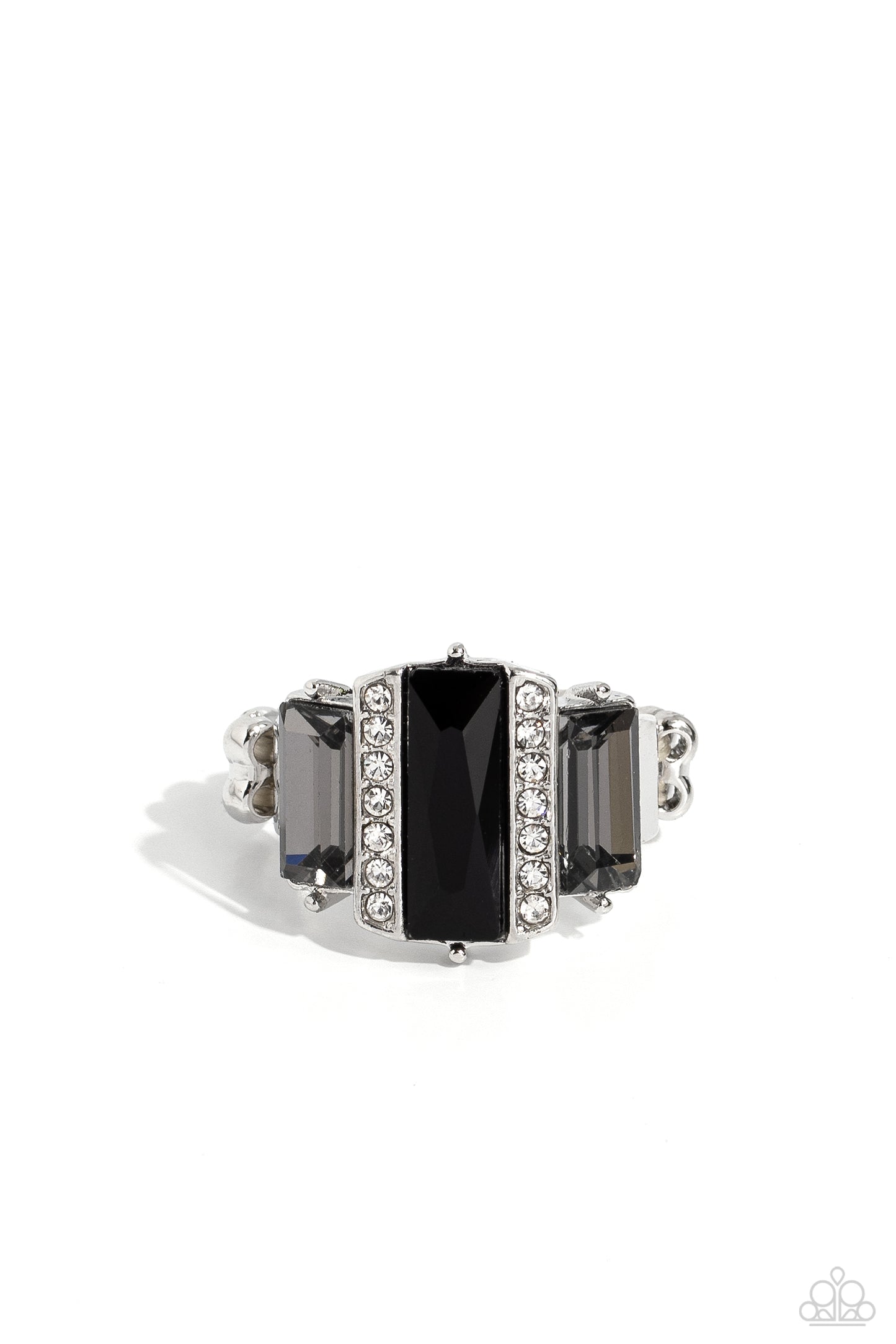 A GLITZY Verdict - black - Paparazzi ring