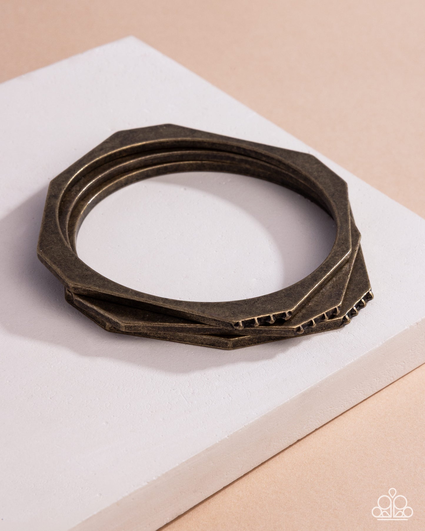 Bangle Bravado - brass - Paparazzi bracelet
