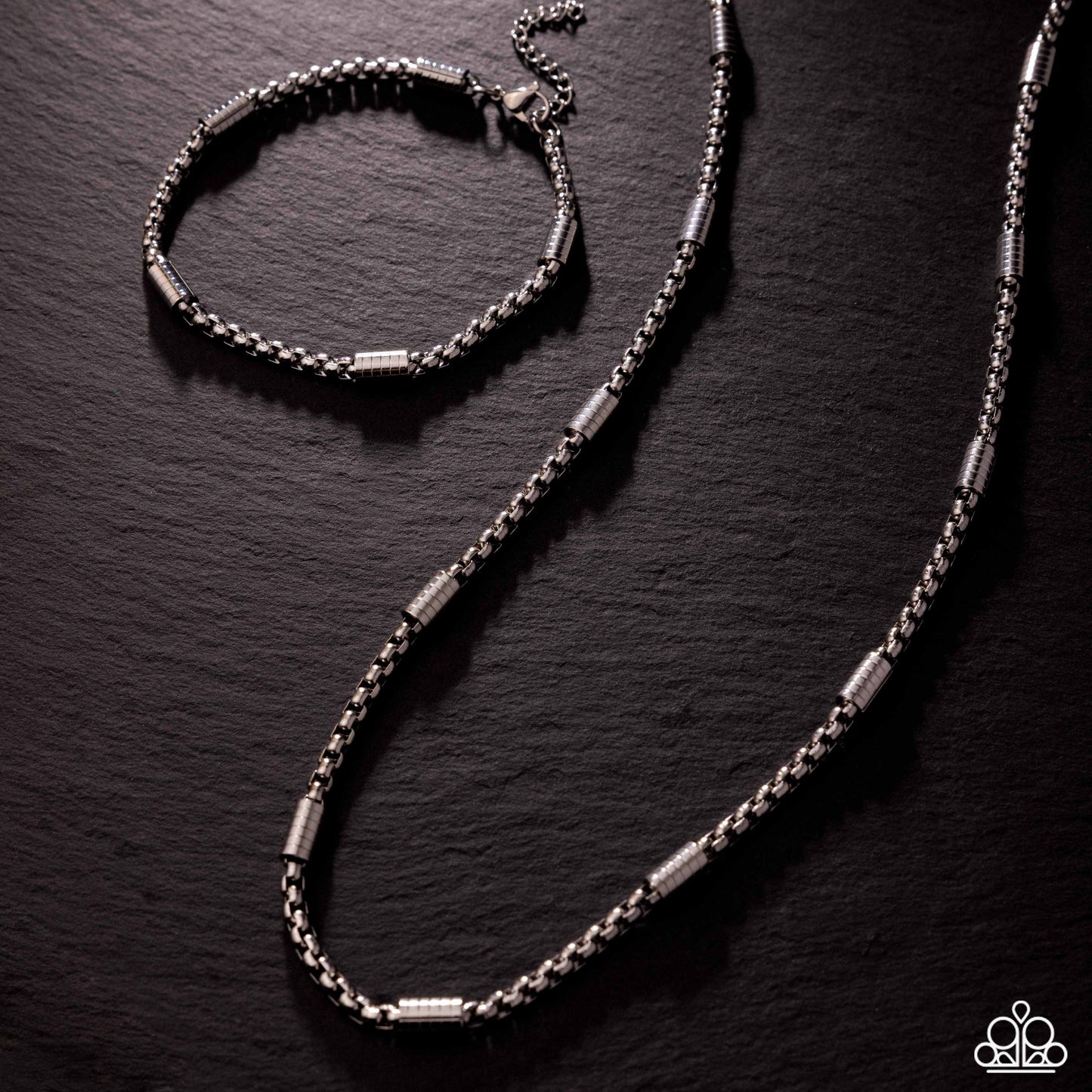 Barricade Bravado - silver - Paparazzi MENS complete set