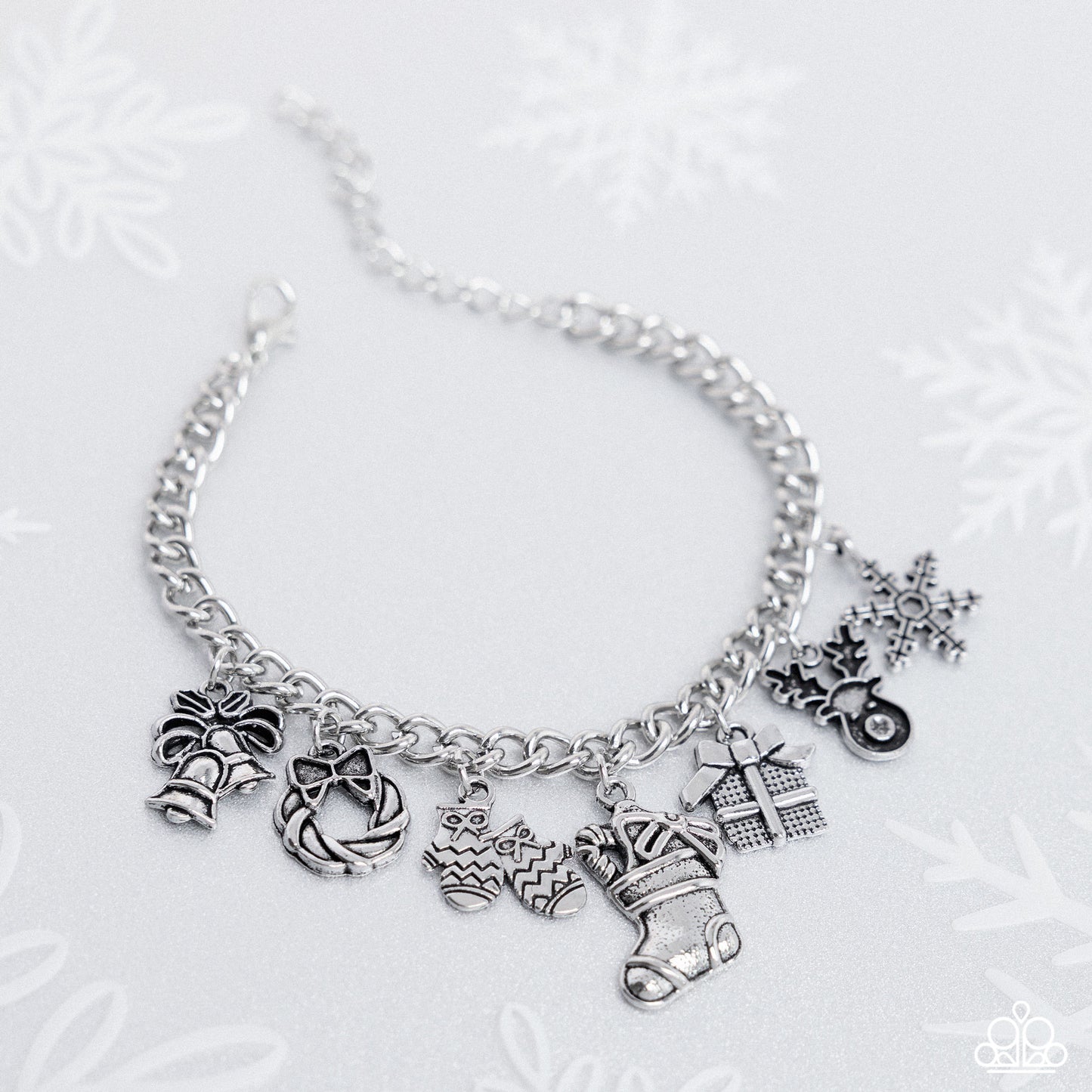 Christmas Classics - silver - Paparazzi bracelet