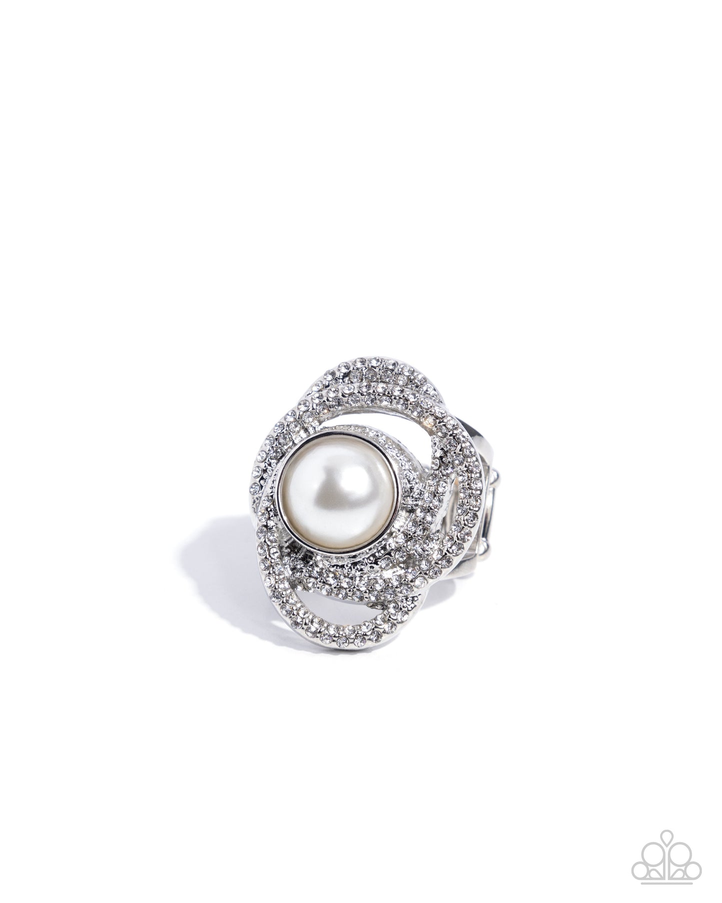 Concentric Chic - white - Paparazzi ring