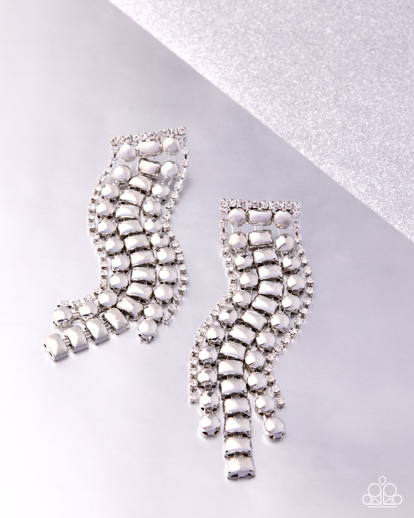 Confident Cadenza - white - Paparazzi earrings