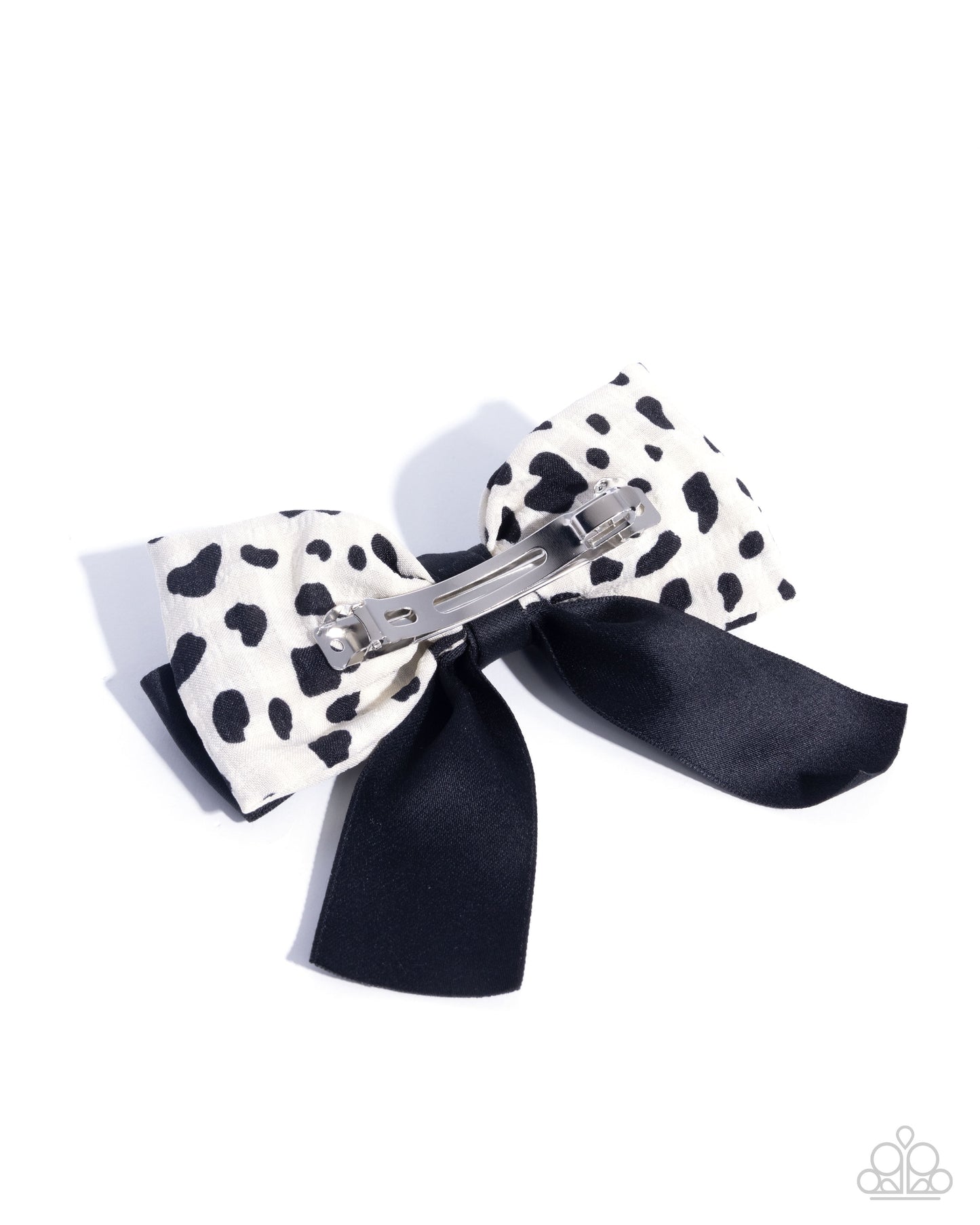 Cow Chic - white - Paparazzi hair clip