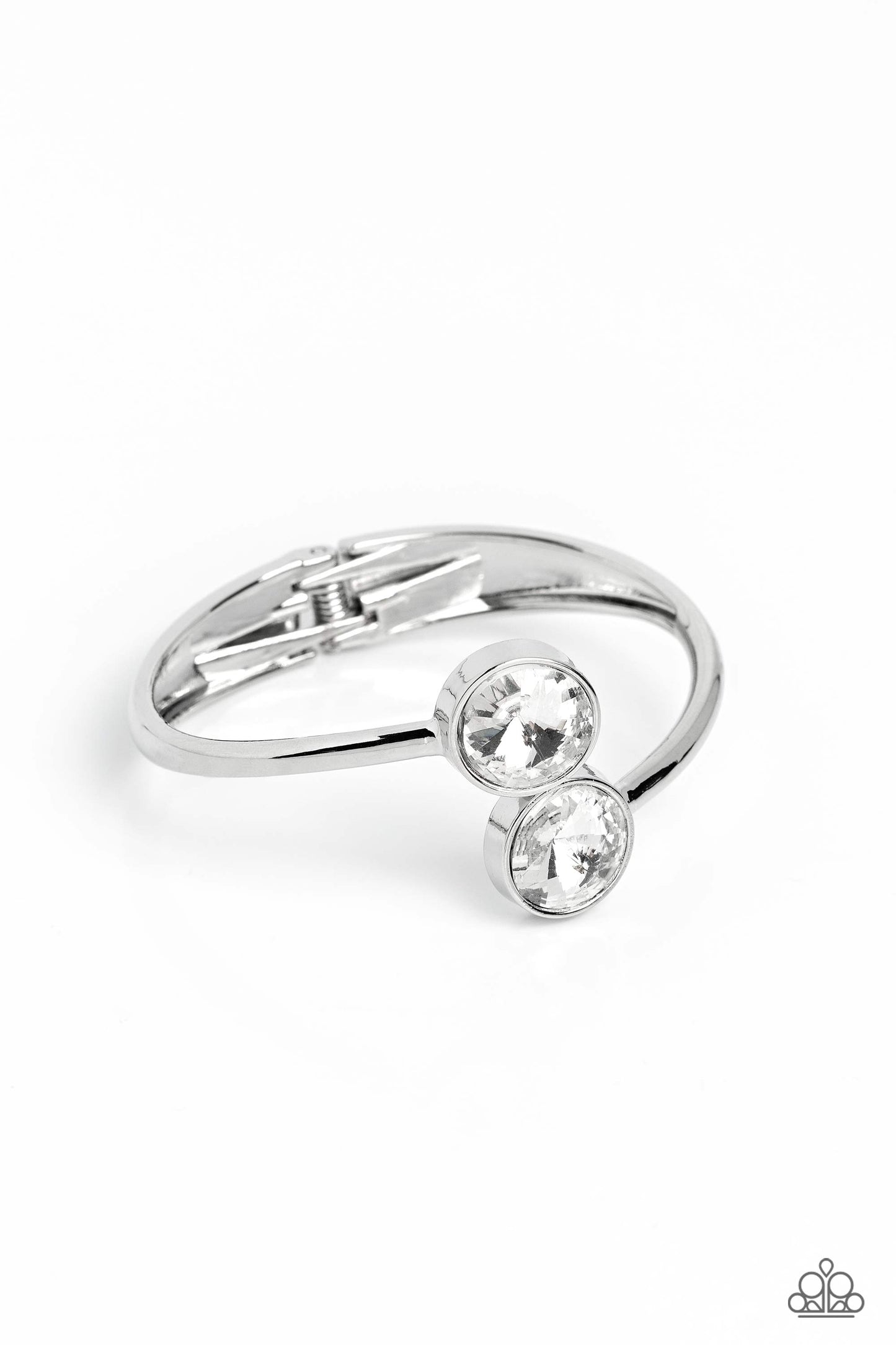 Daily Dazzle - white - Paparazzi bracelet