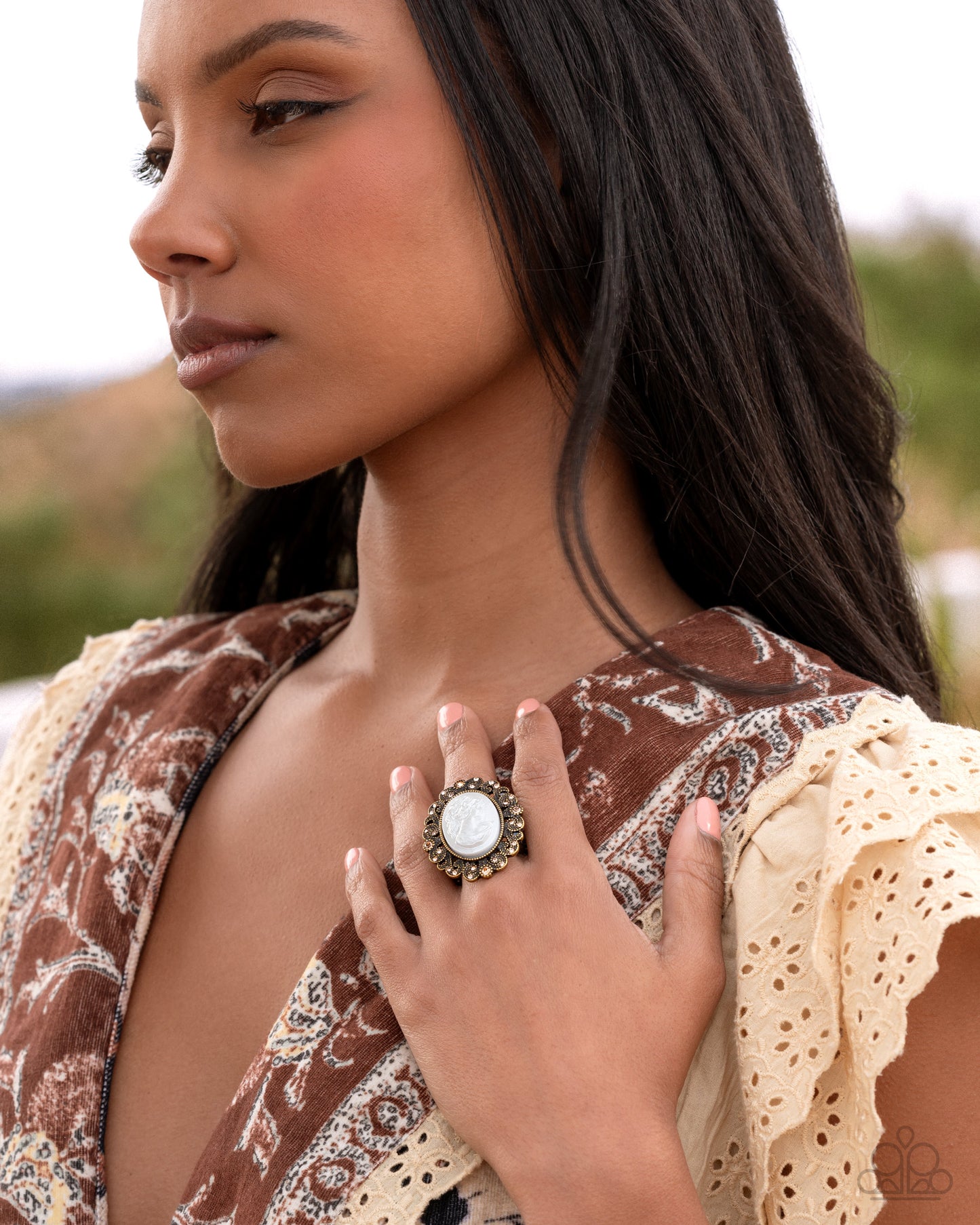 Delightfully Vintage - brass - Paparazzi ring