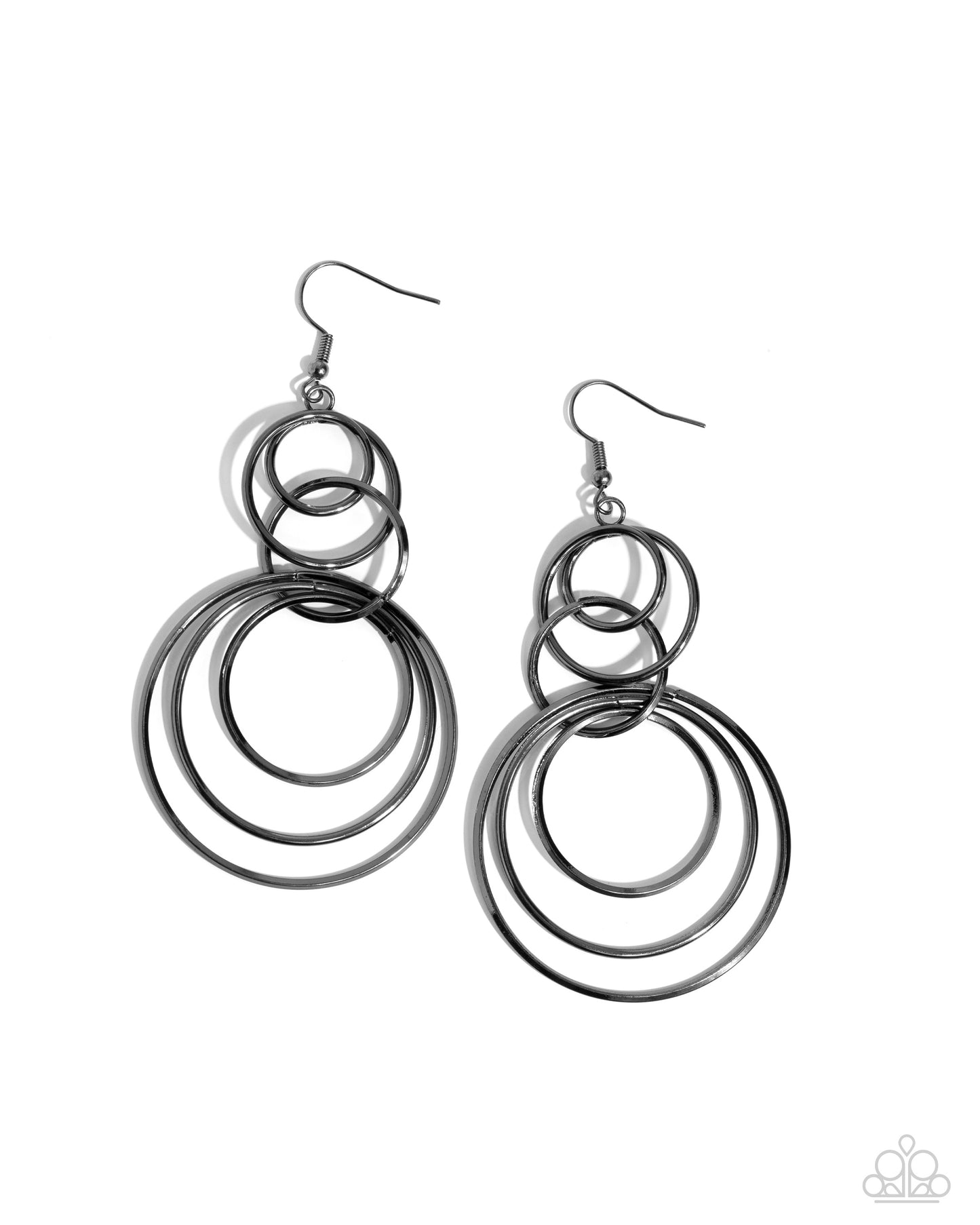 Disorienting Demure - black - Paparazzi earrings