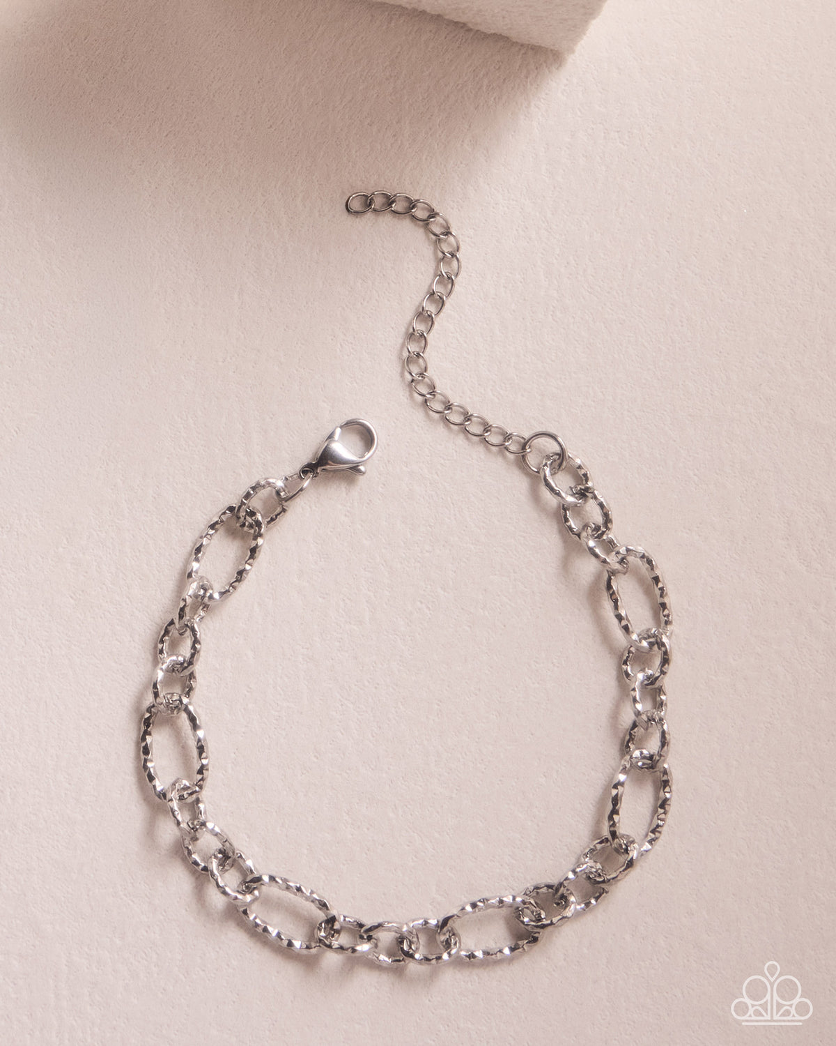Dramatic Duty - silver - Paparazzi bracelet