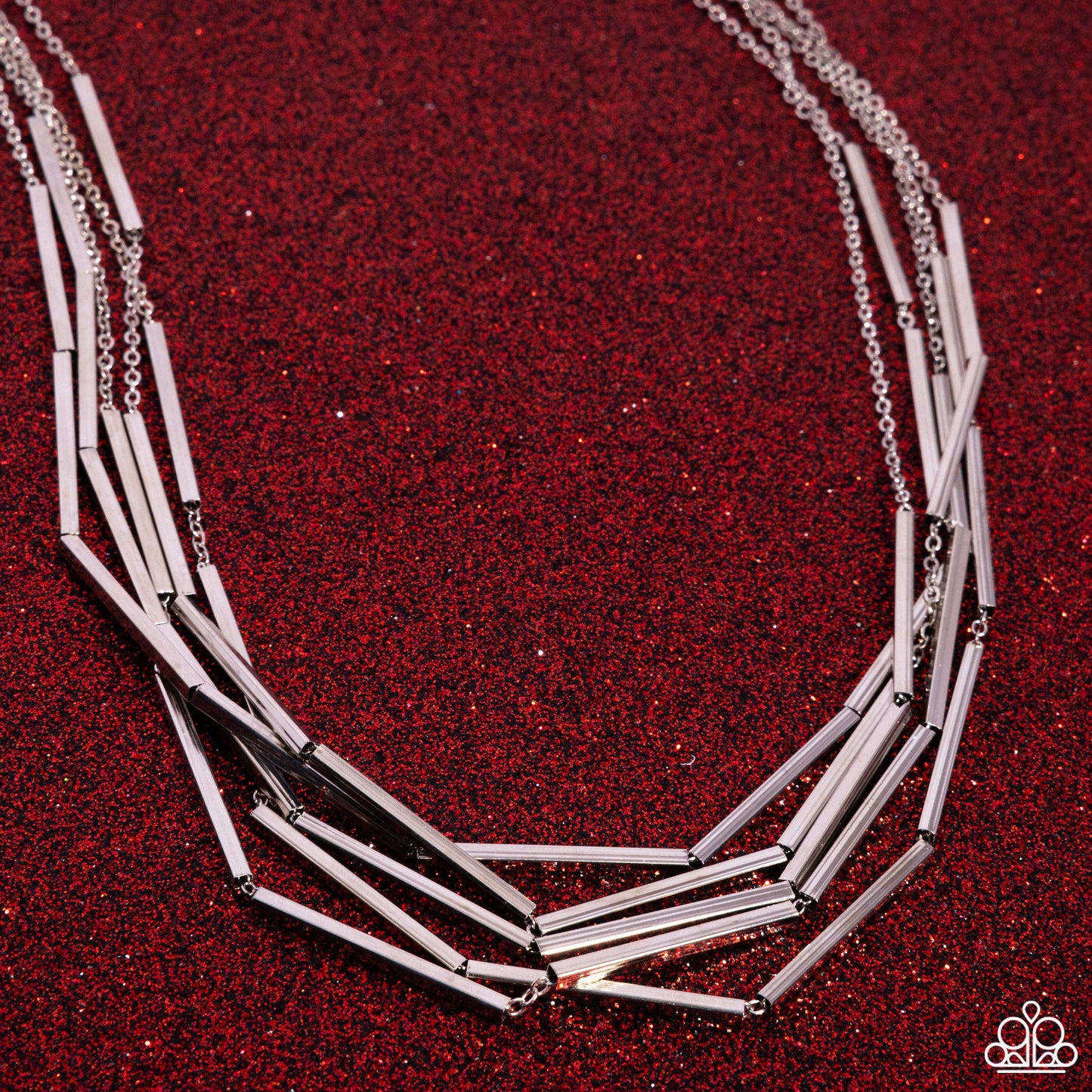 Dynamic Default - silver - Paparazzi necklace