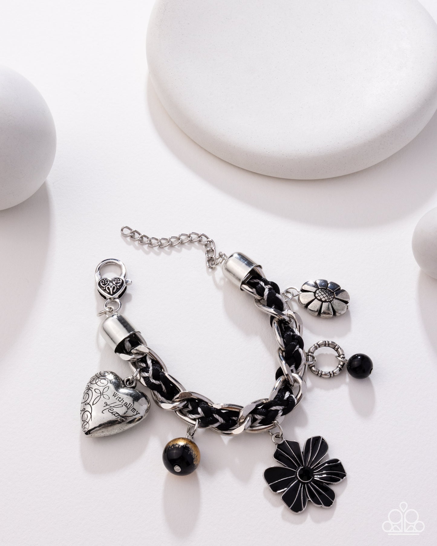 Equally Enchanted - black - Paparazzi bracelet