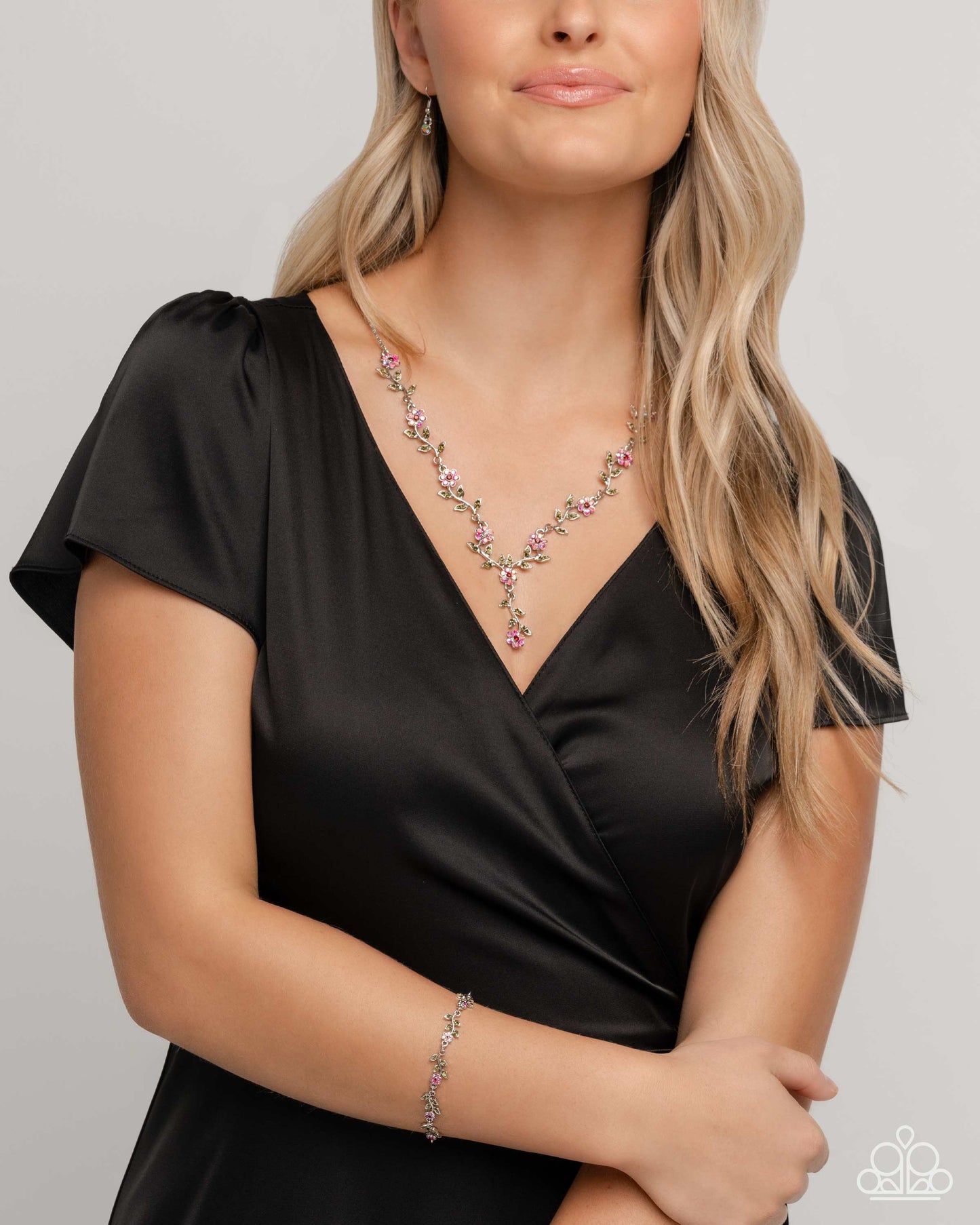 Estate Grounds - red - Paparazzi necklace