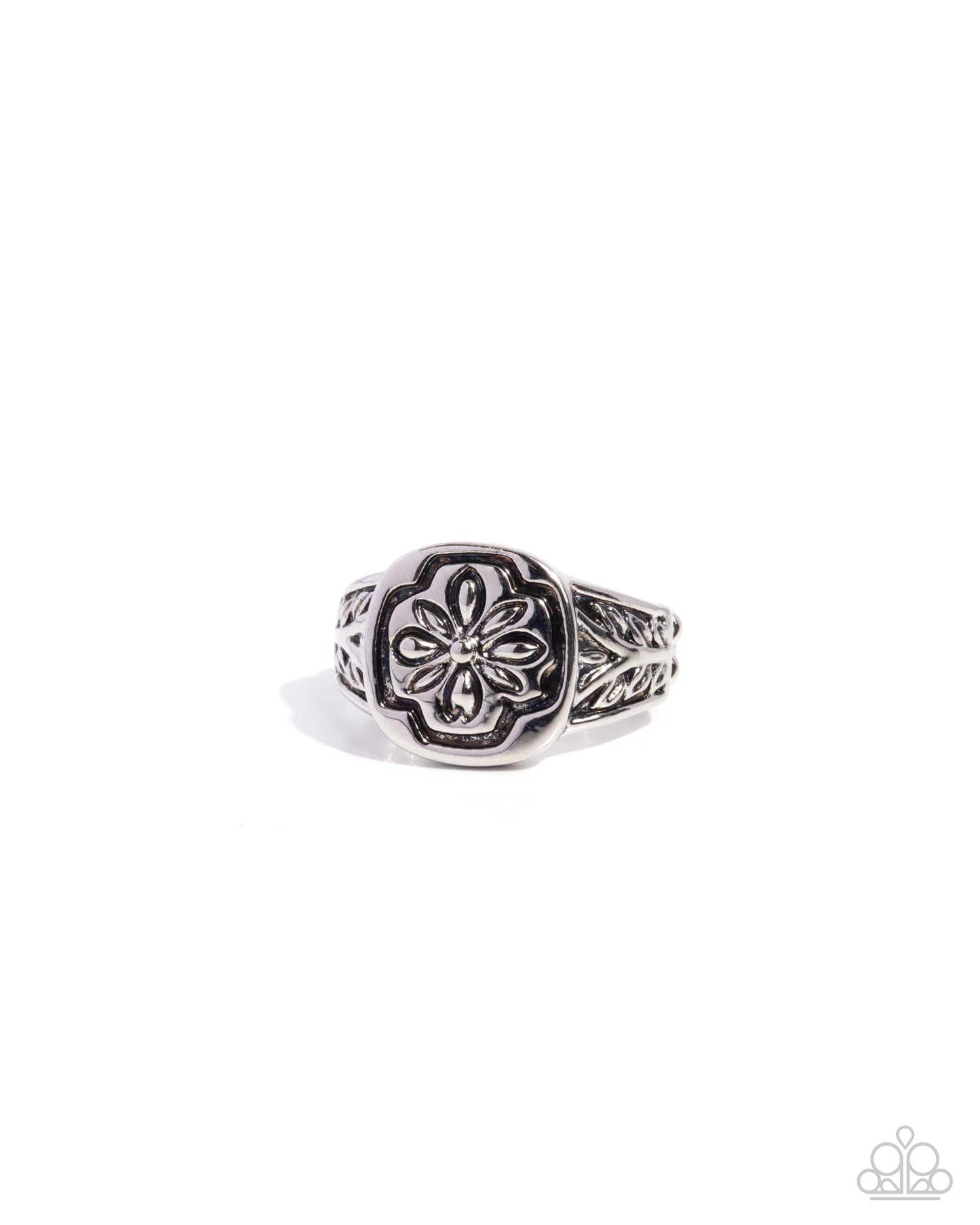 Eye-Catching Emblem - silver - Paparazzi ring