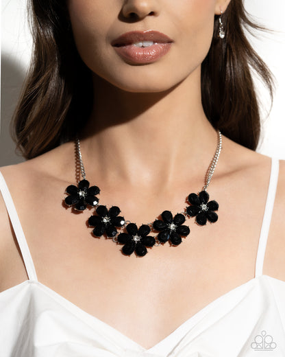 Floral Fun - black - Paparazzi necklace