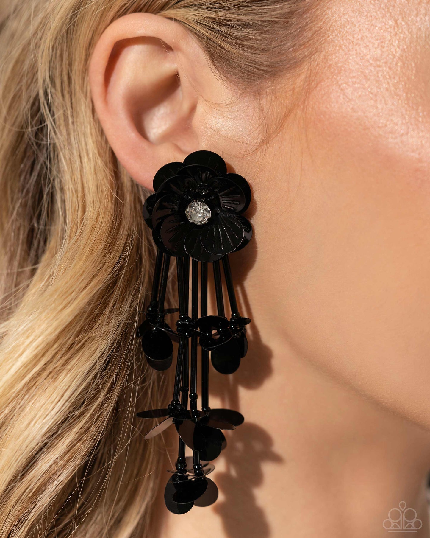 Floral Future - black - Paparazzi earrings