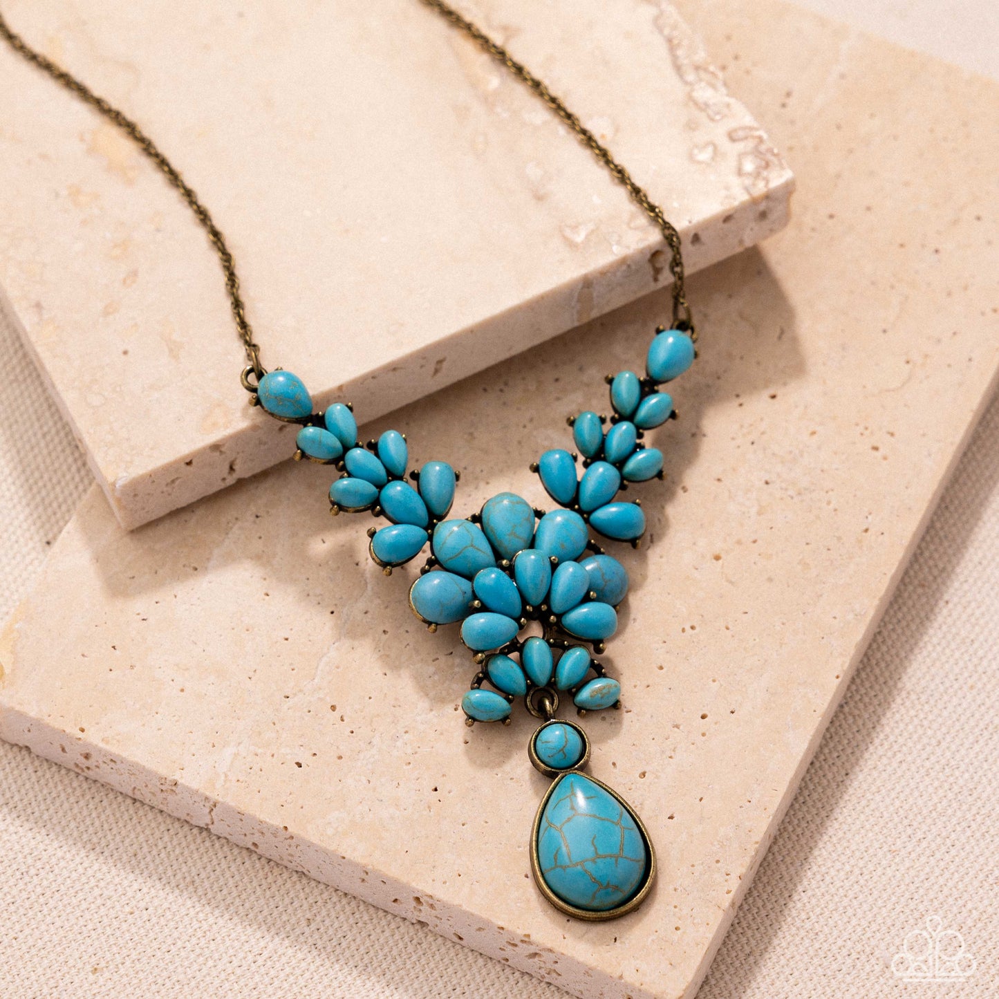 Haute Havoc - brass - Paparazzi necklace