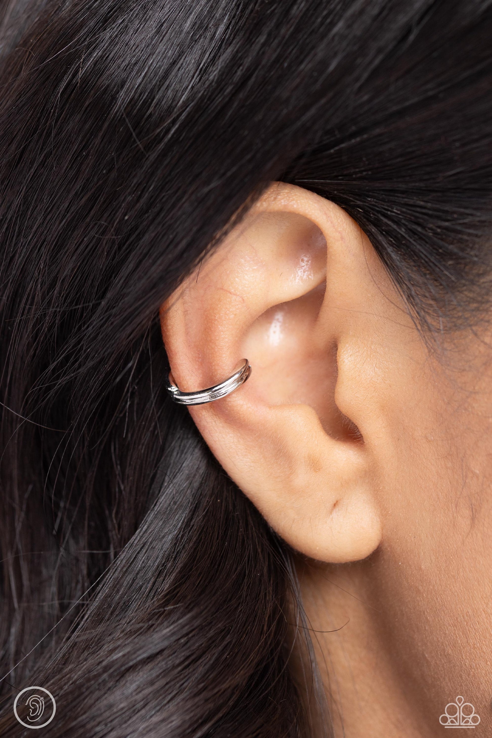 Linear Legacy - silver - Paparazzi ear cuff