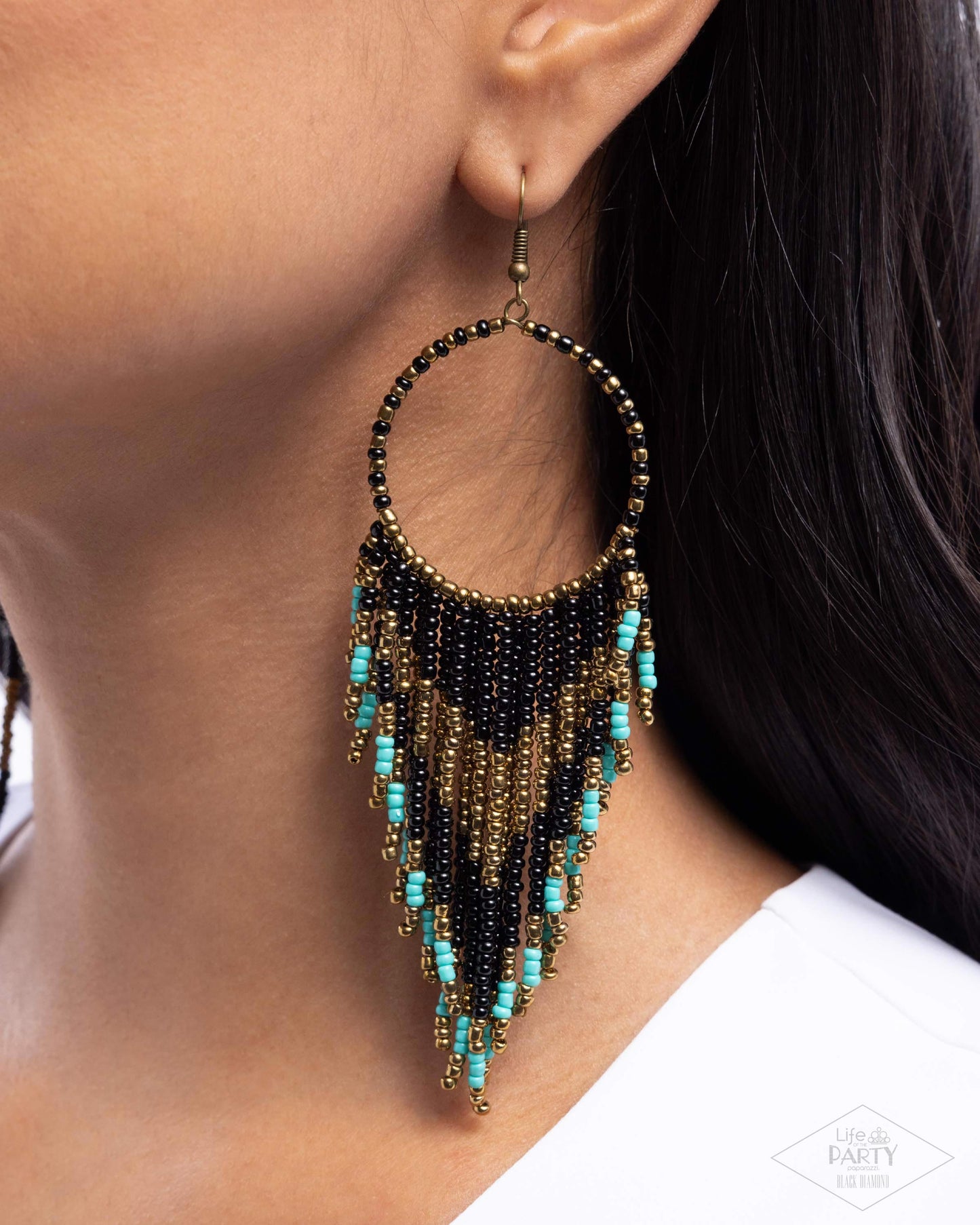 Live Off the Badlands - black - Paparazzi earrings