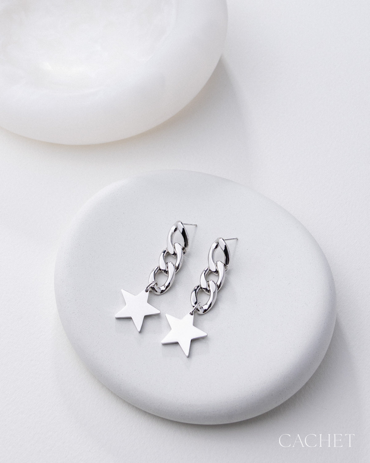 Notoriété - Cachet earrings - Cachet by Paparazzi
