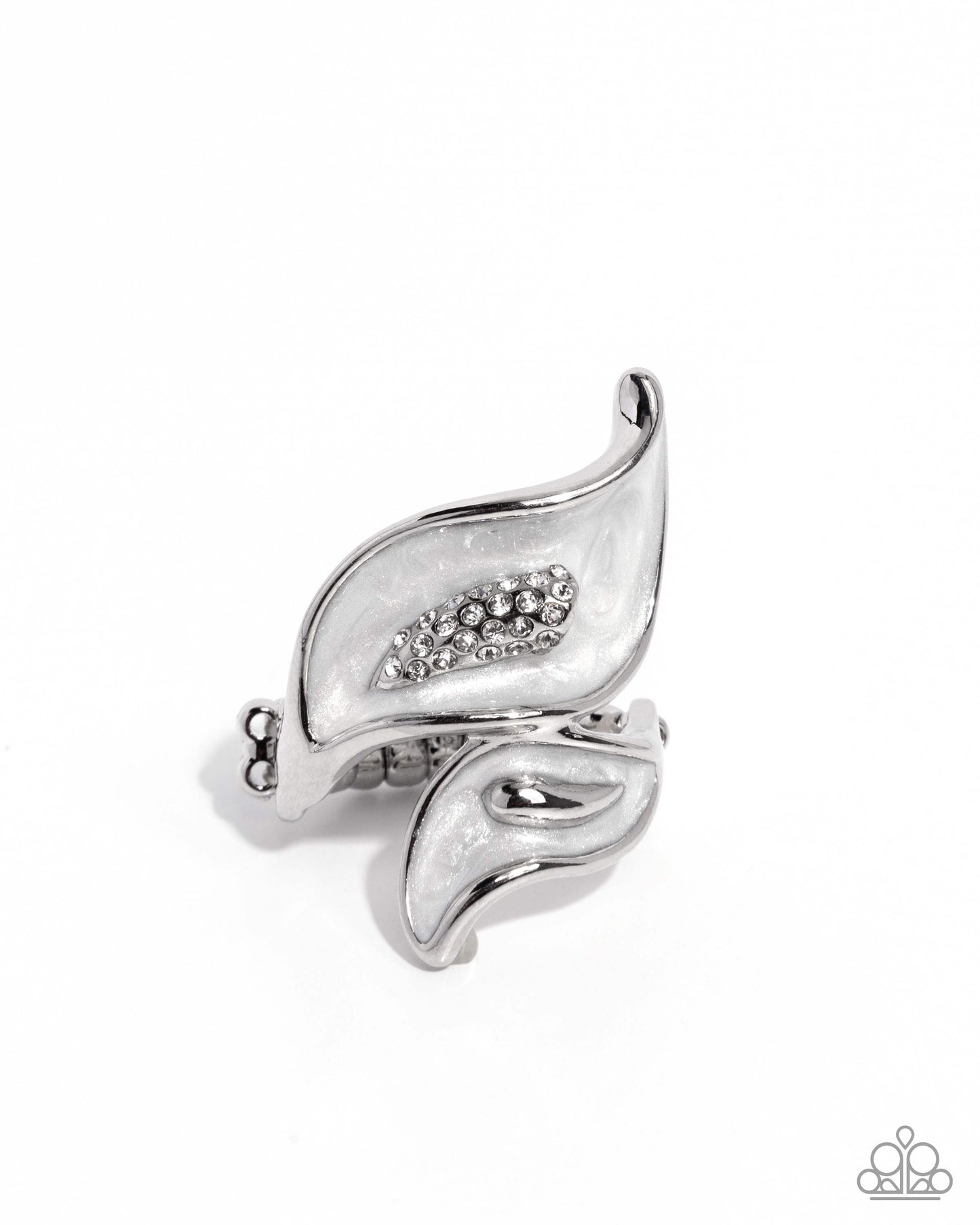Ornate Overlap - white - Paparazzi ring