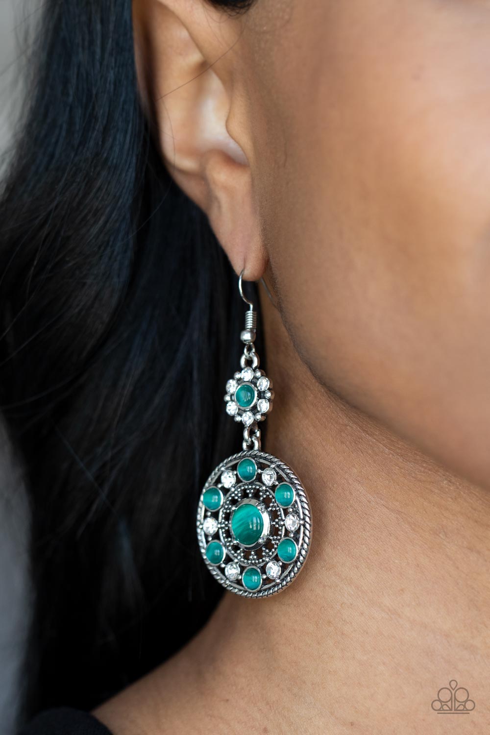Party at My PALACE - green - Paparazzi earrings