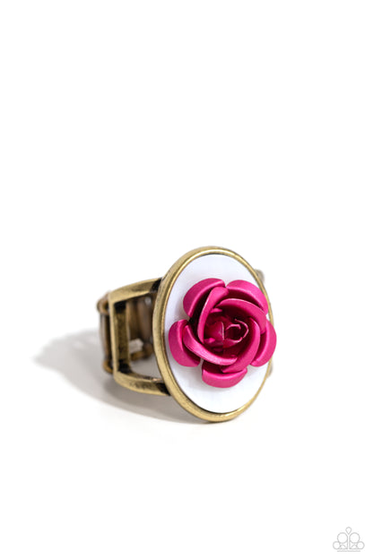 ROSE to My Heart - brass - Paparazzi ring