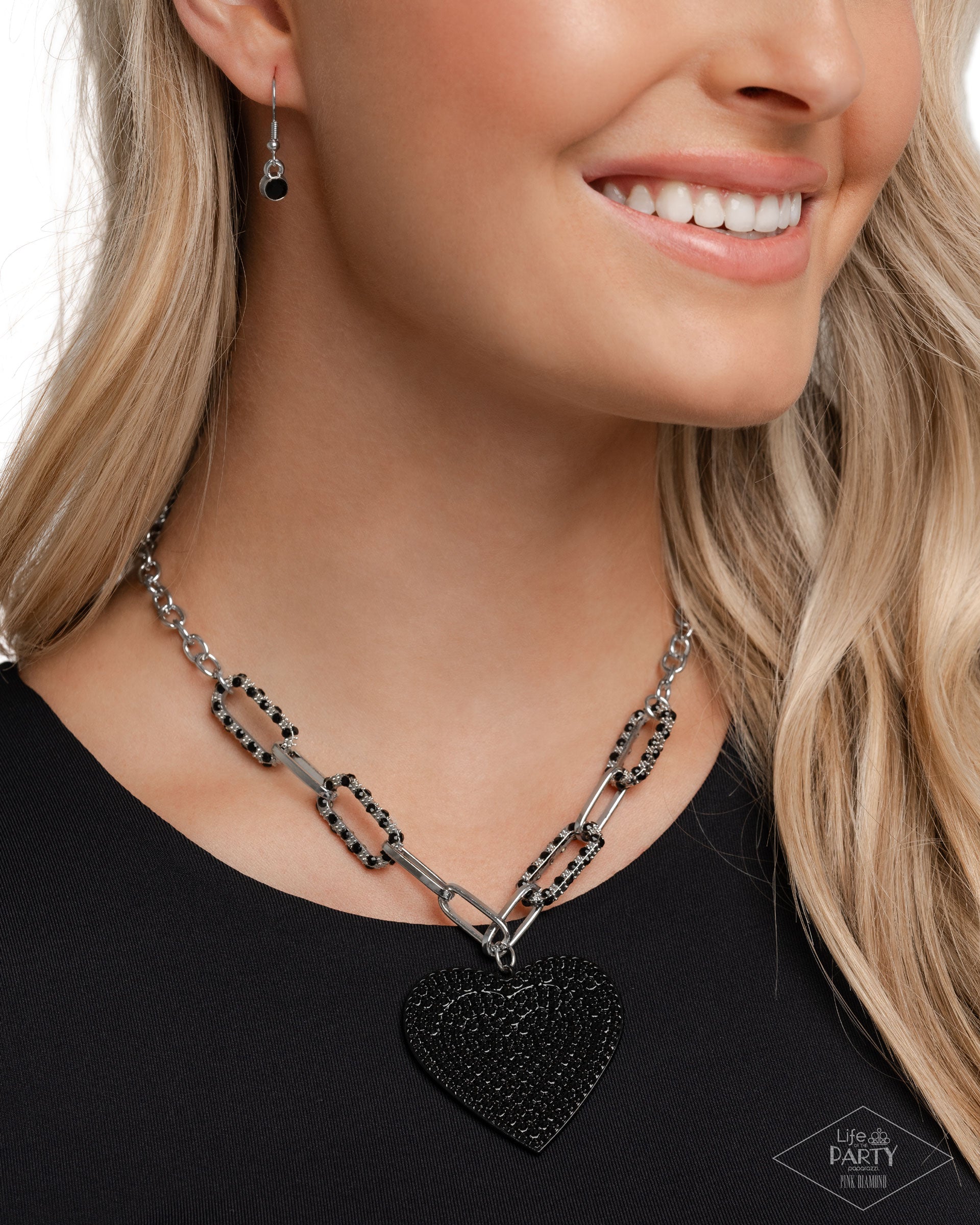Roadside Romance black Paparazzi necklace – JewelryBlingThing