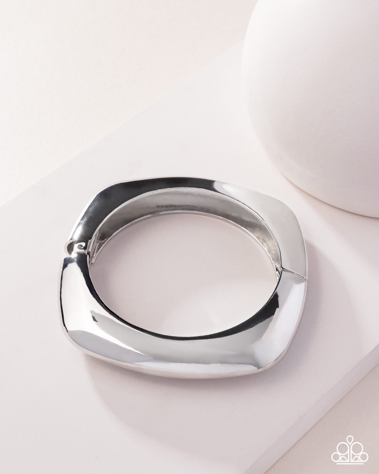 Rounded Reflection - silver - Paparazzi bracelet