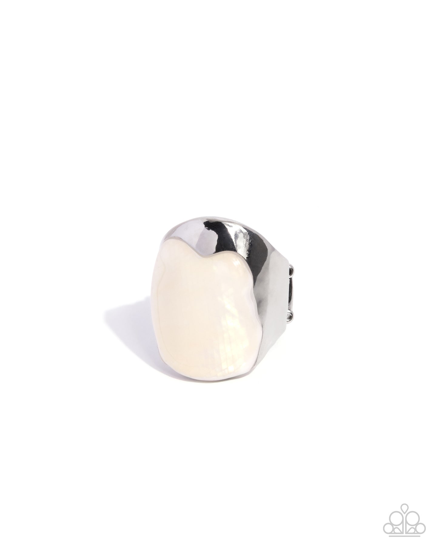 Shell Statement - white - Paparazzi ring