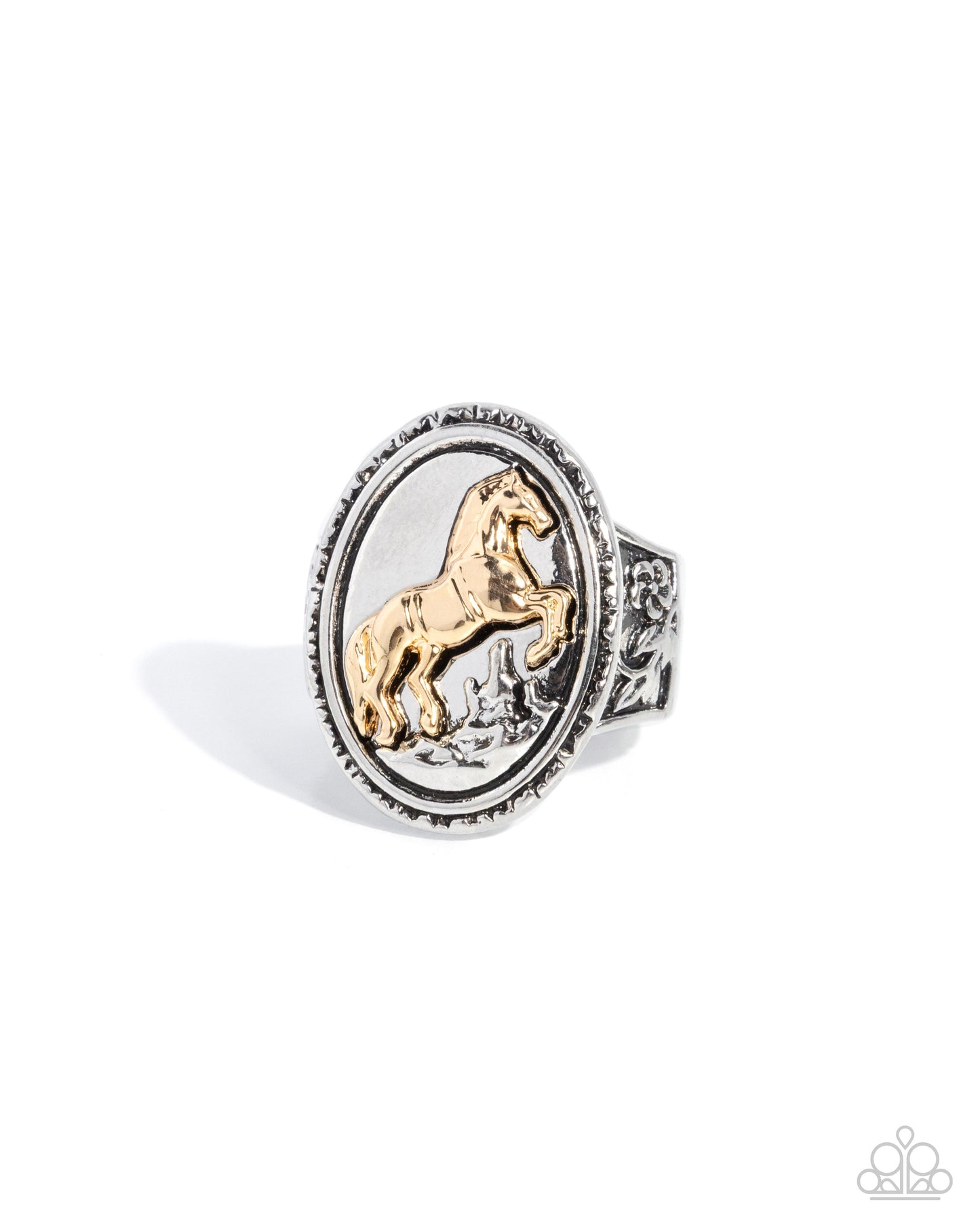 Shiny Stallion - silver - Paparazzi ring