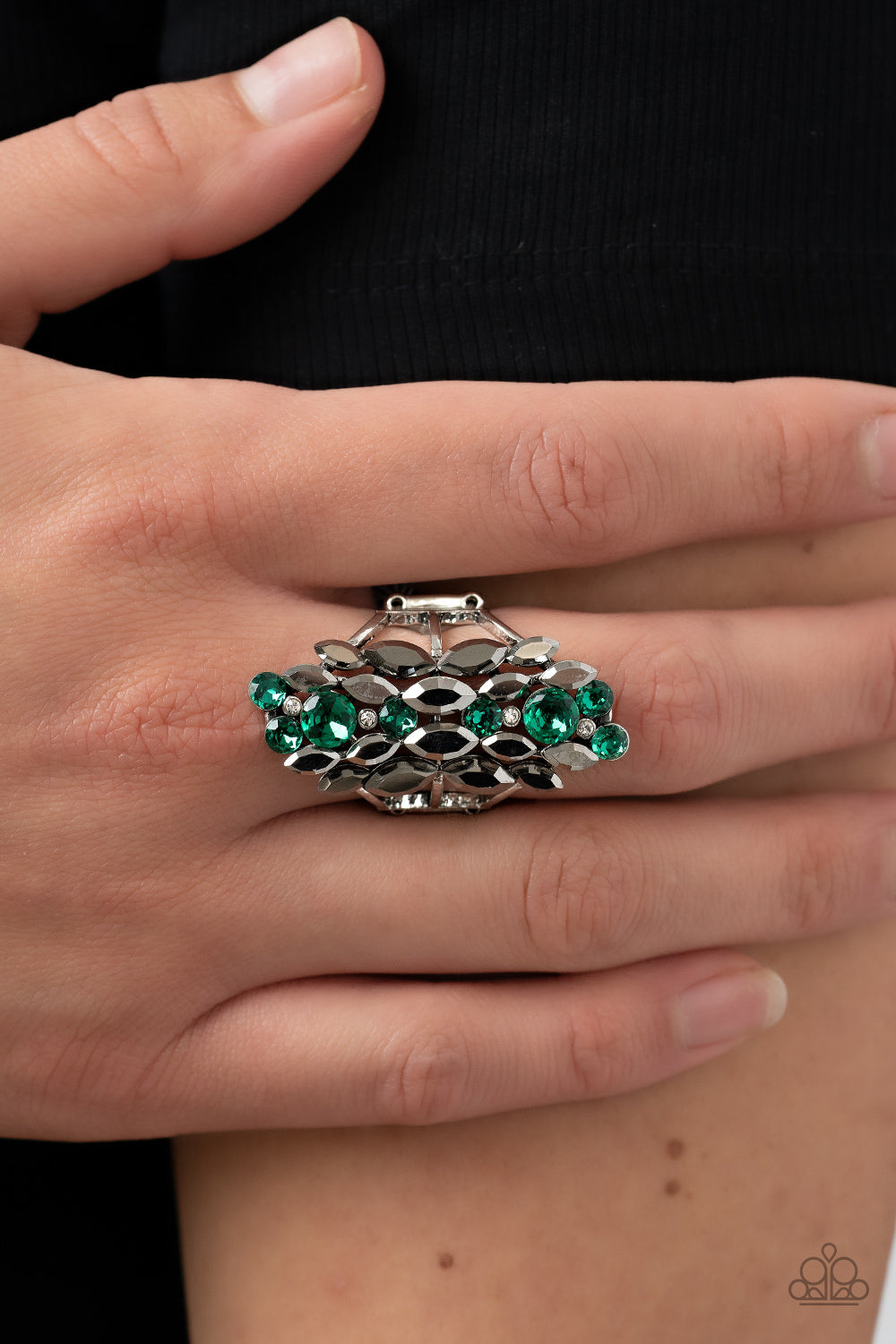 http://jewelryblingthing.com/cdn/shop/files/SmokySmolder-green-R738.jpg?v=1685137423