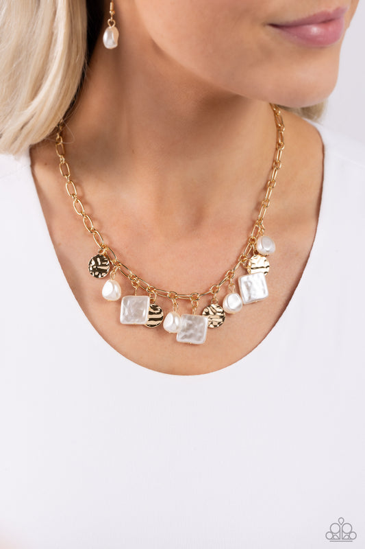 Sophisticated Squared - gold - Paparazzi necklace