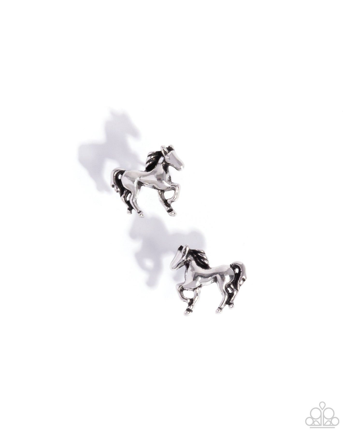 Stallion Selfie - silver - Paparazzi earrings