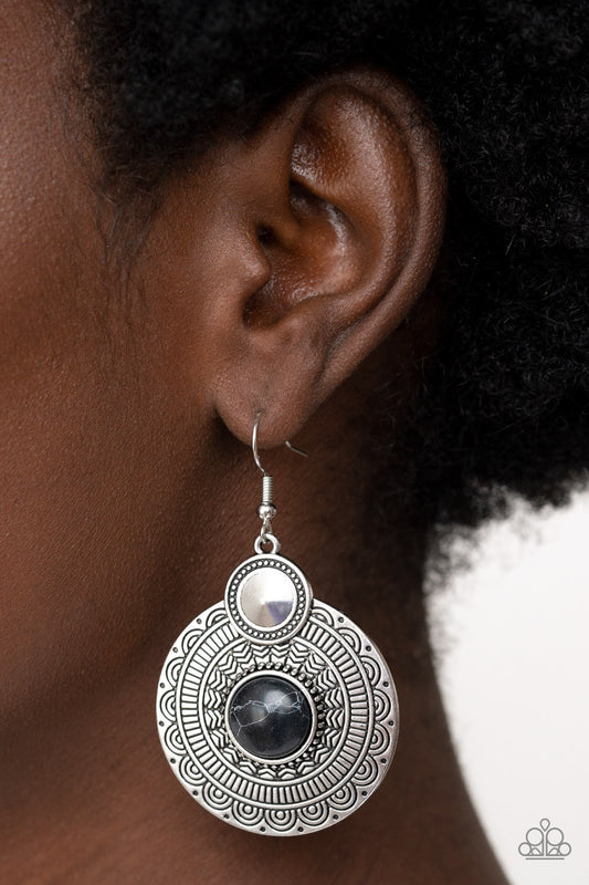 Terra Throwdown - black - Paparazzi earrings