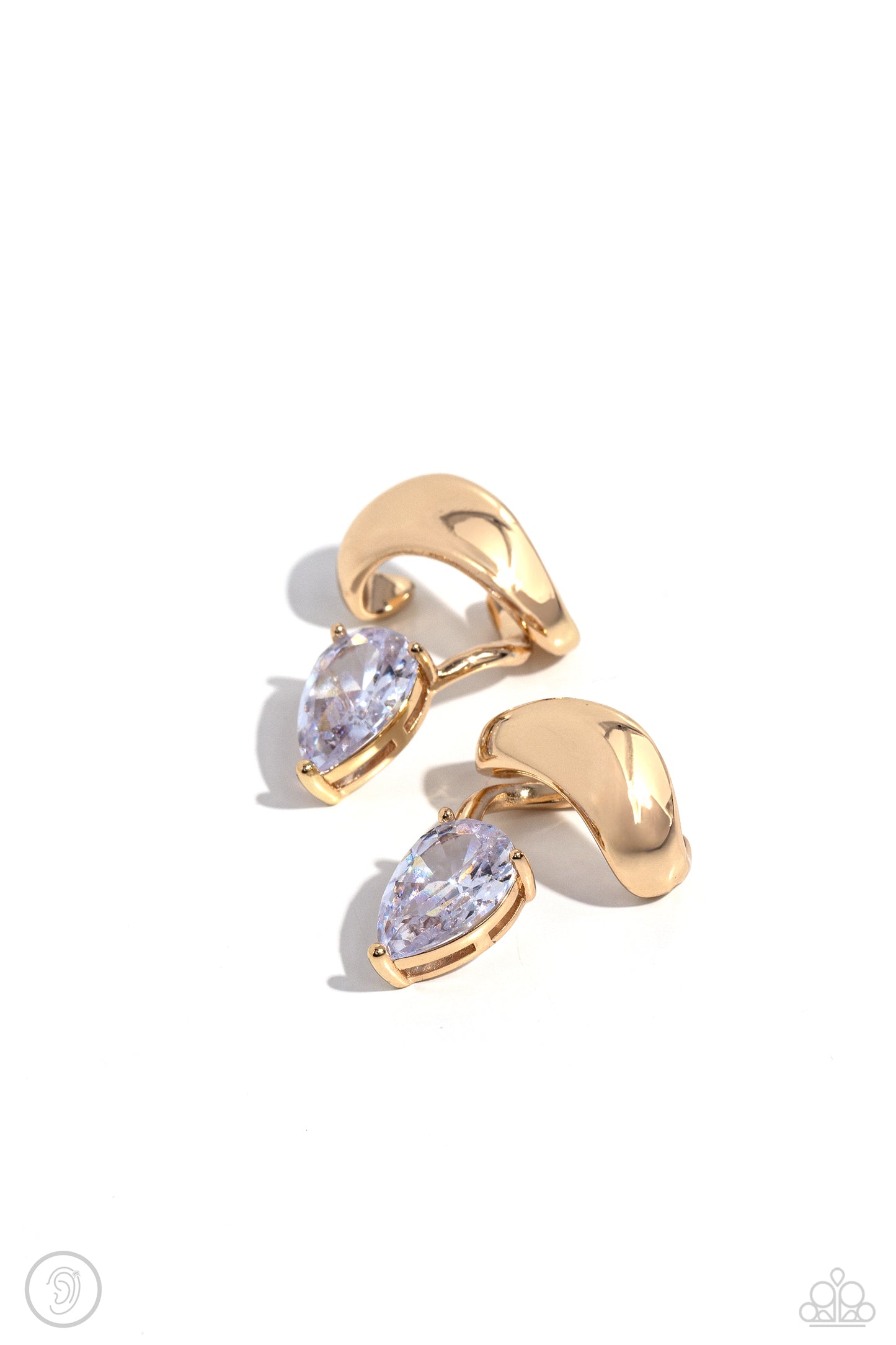 Twisting Teardrop - gold - Paparazzi ear cuff