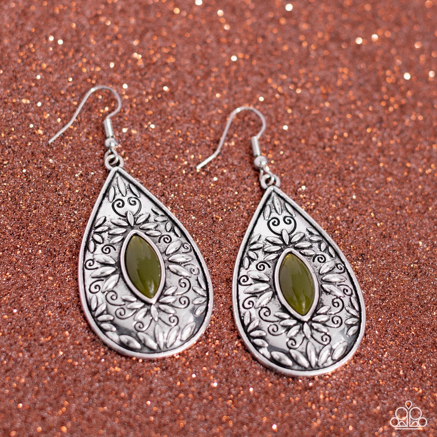 Two PERENNIALS in a Pod - green - Paparazzi earrings