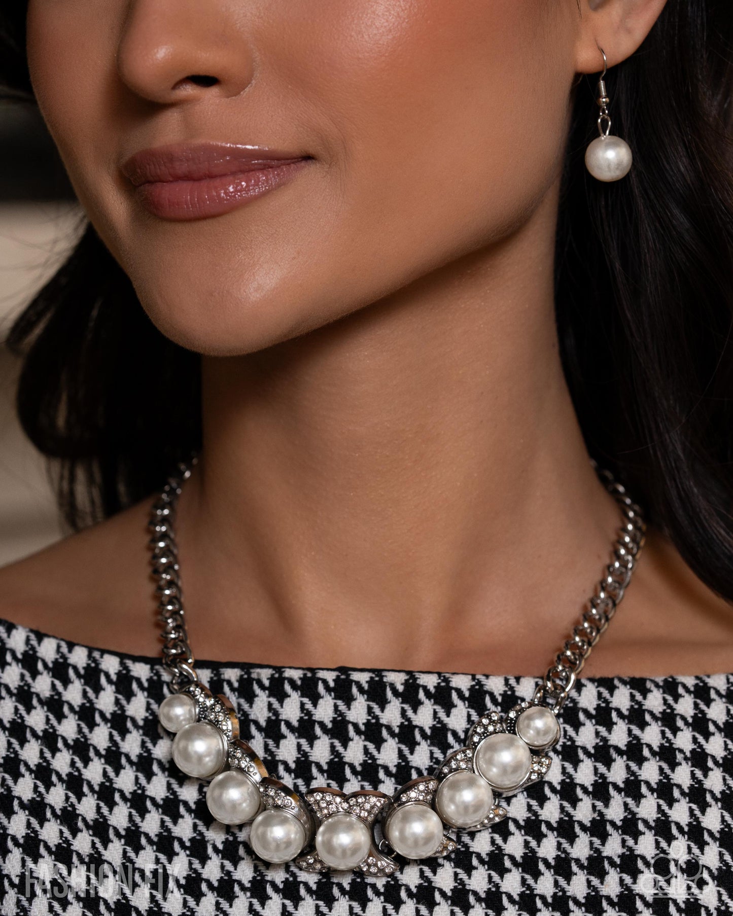 Vintage Appeal - white - Paparazzi necklace