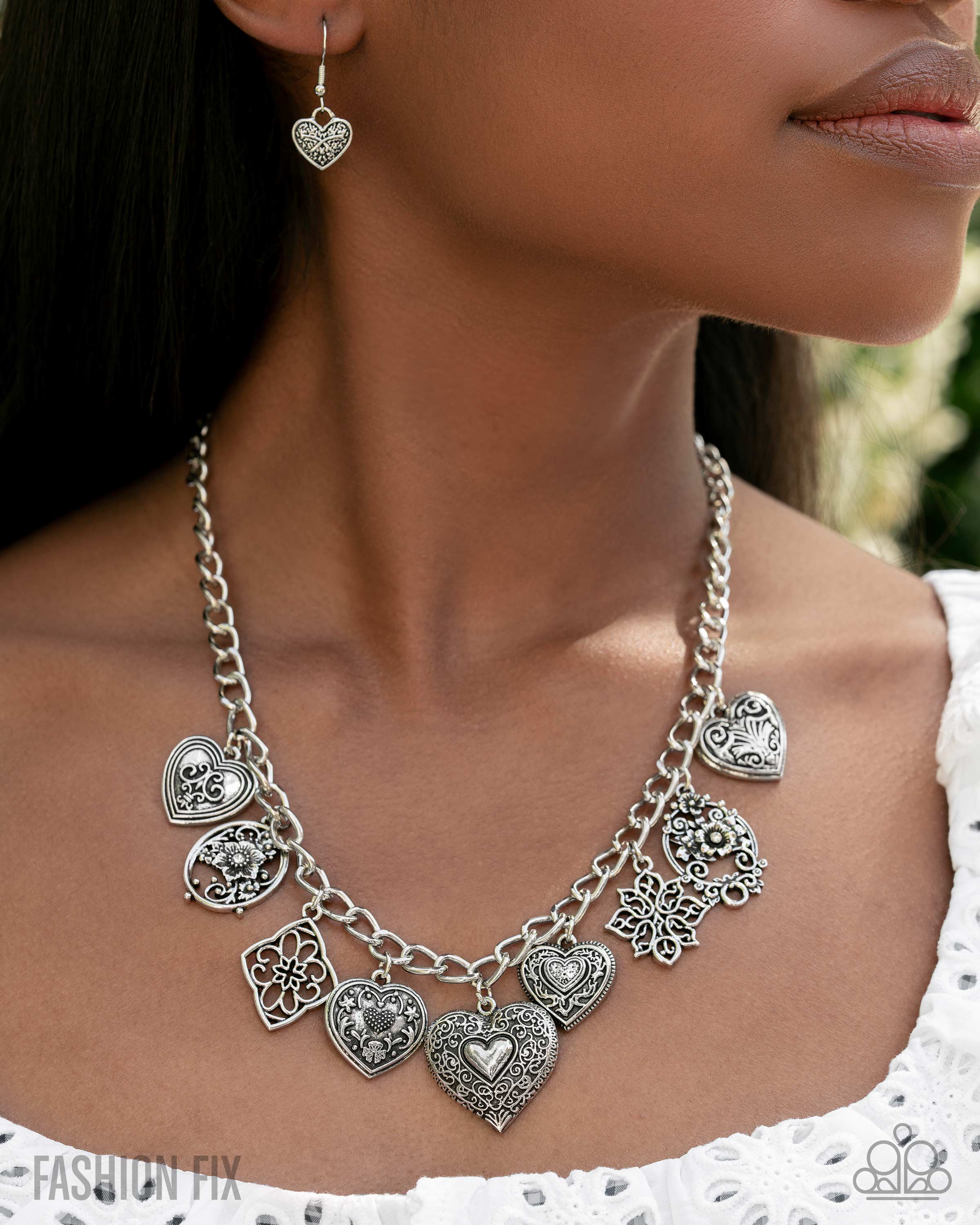 Vintage Showdown - silver - Paparazzi necklace – JewelryBlingThing