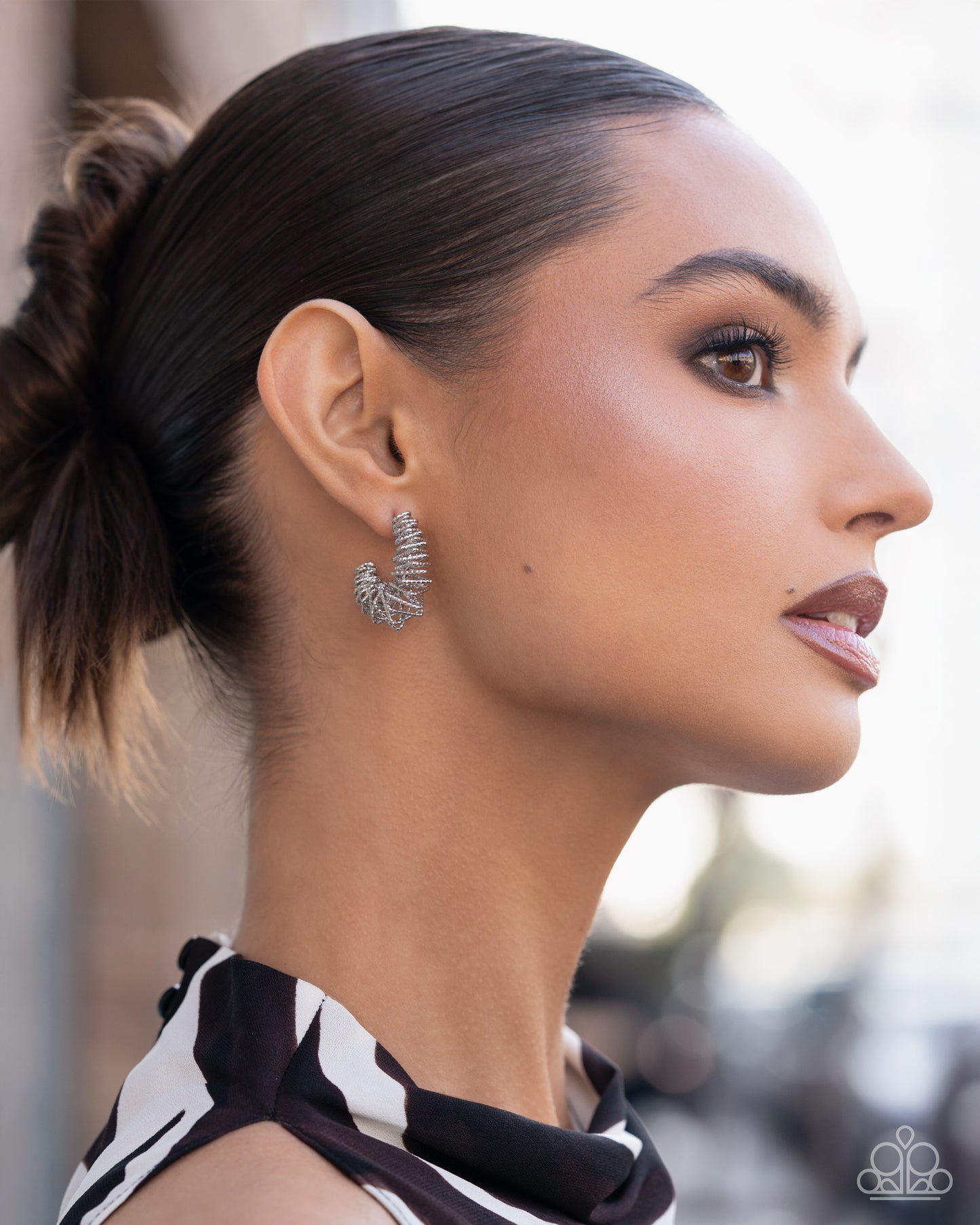 Waltzing Wreath - silver - Paparazzi earrings