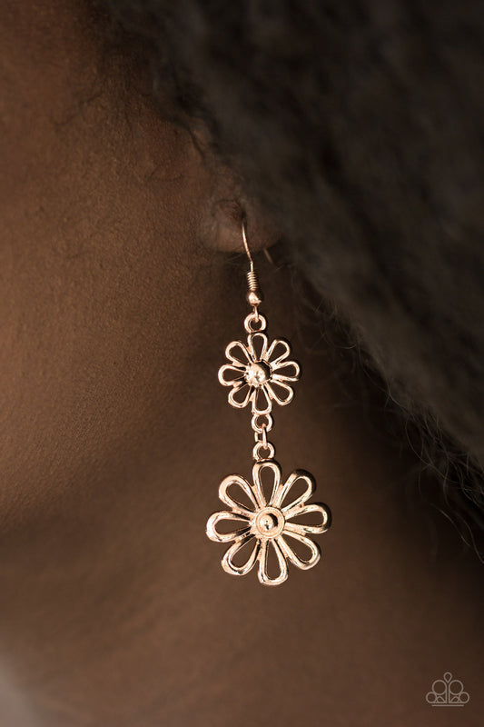 A Date with Daisies - rose gold - Paparazzi earrings