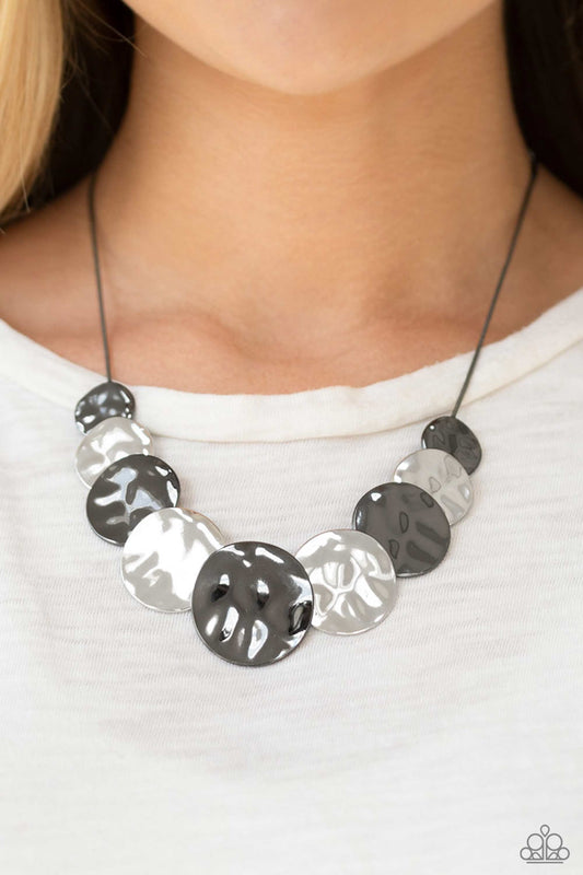 A Daring DISCovery - black - Paparazzi necklace