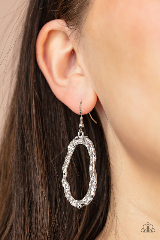 ARTIFACT Checker - silver - Paparazzi earrings