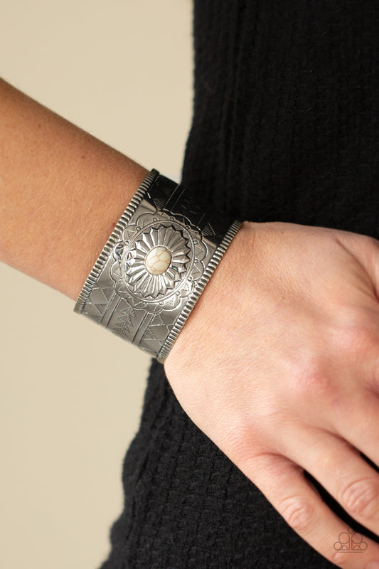 Aztec Artisan - white - Paparazzi bracelet