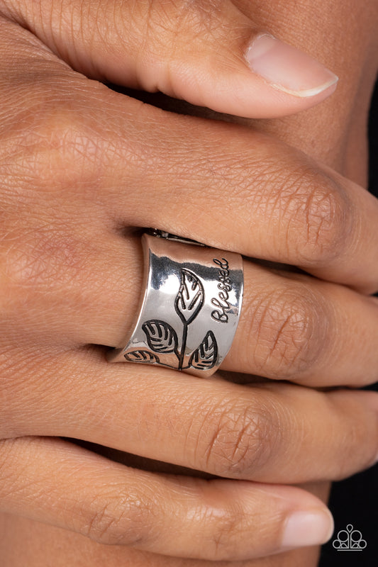 Blessed with Bling - silver - Paparazzi ring