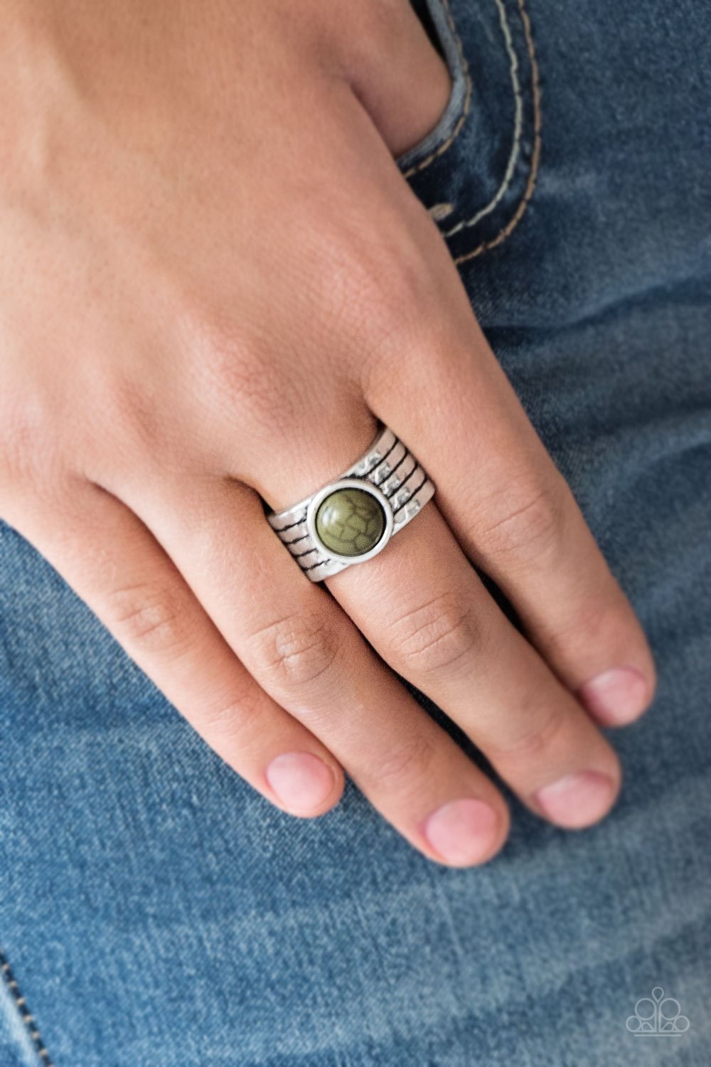 Blooming Badlands-green-Paparazzi ring