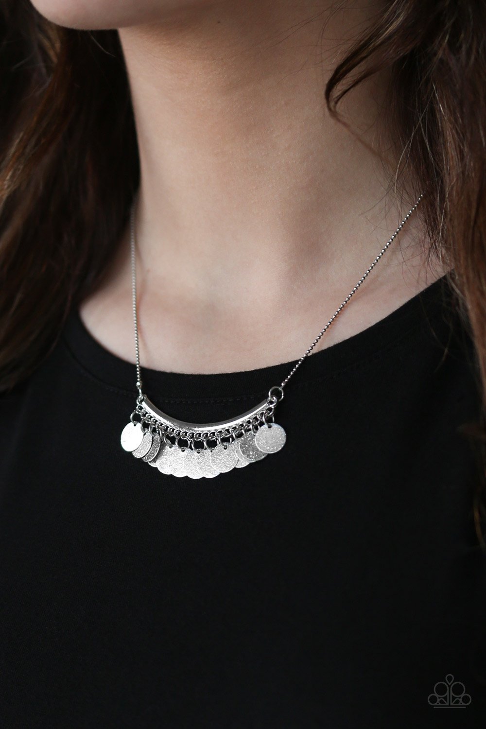 Bohemian Bombshell - silver - Paparazzi neckalce