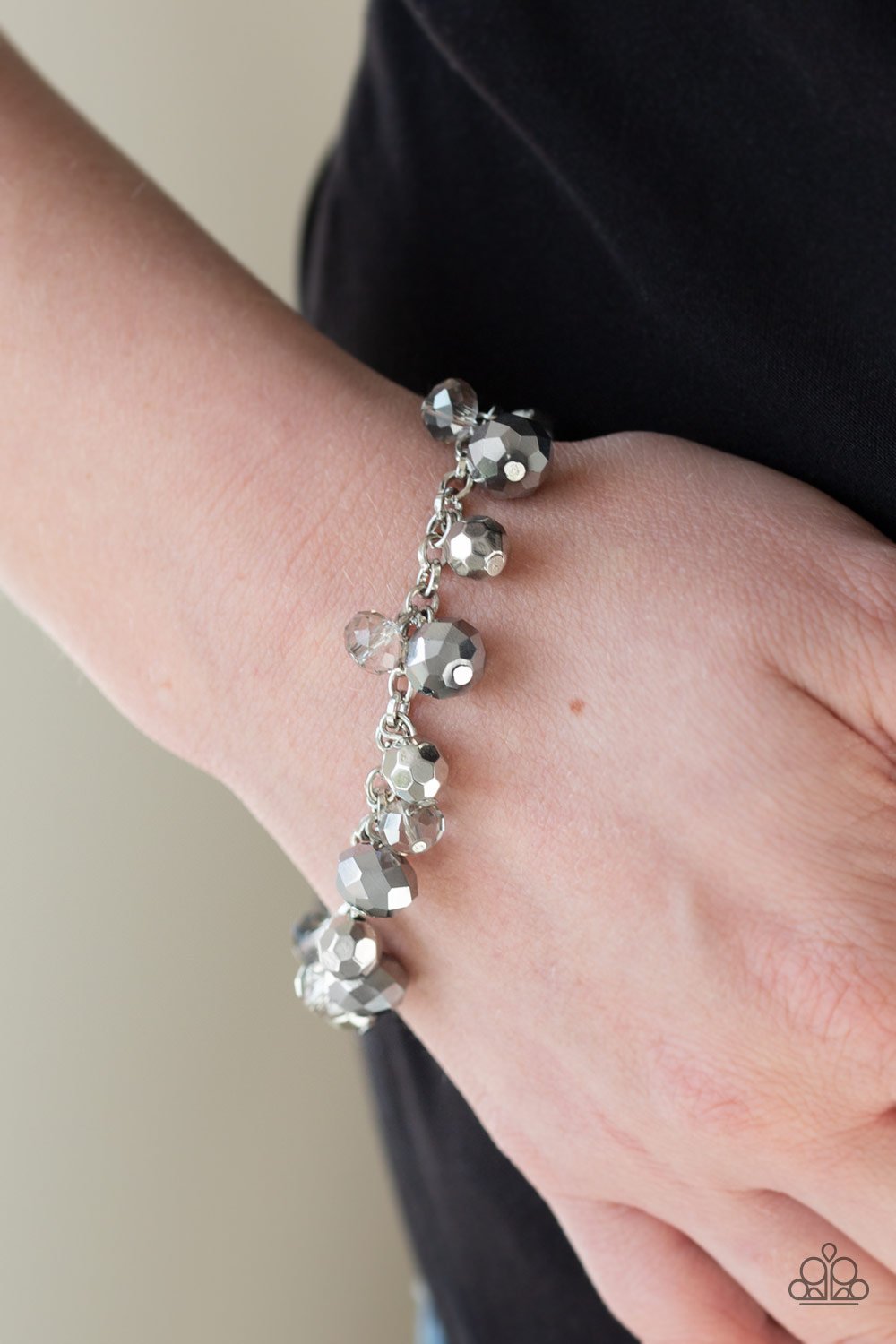 Brilliantly Burlesque - silver - Paparazzi bracelet