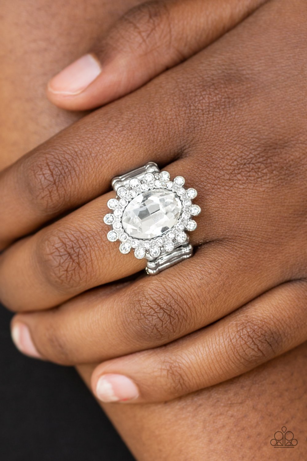 Castle Chic - white - Paparazzi ring