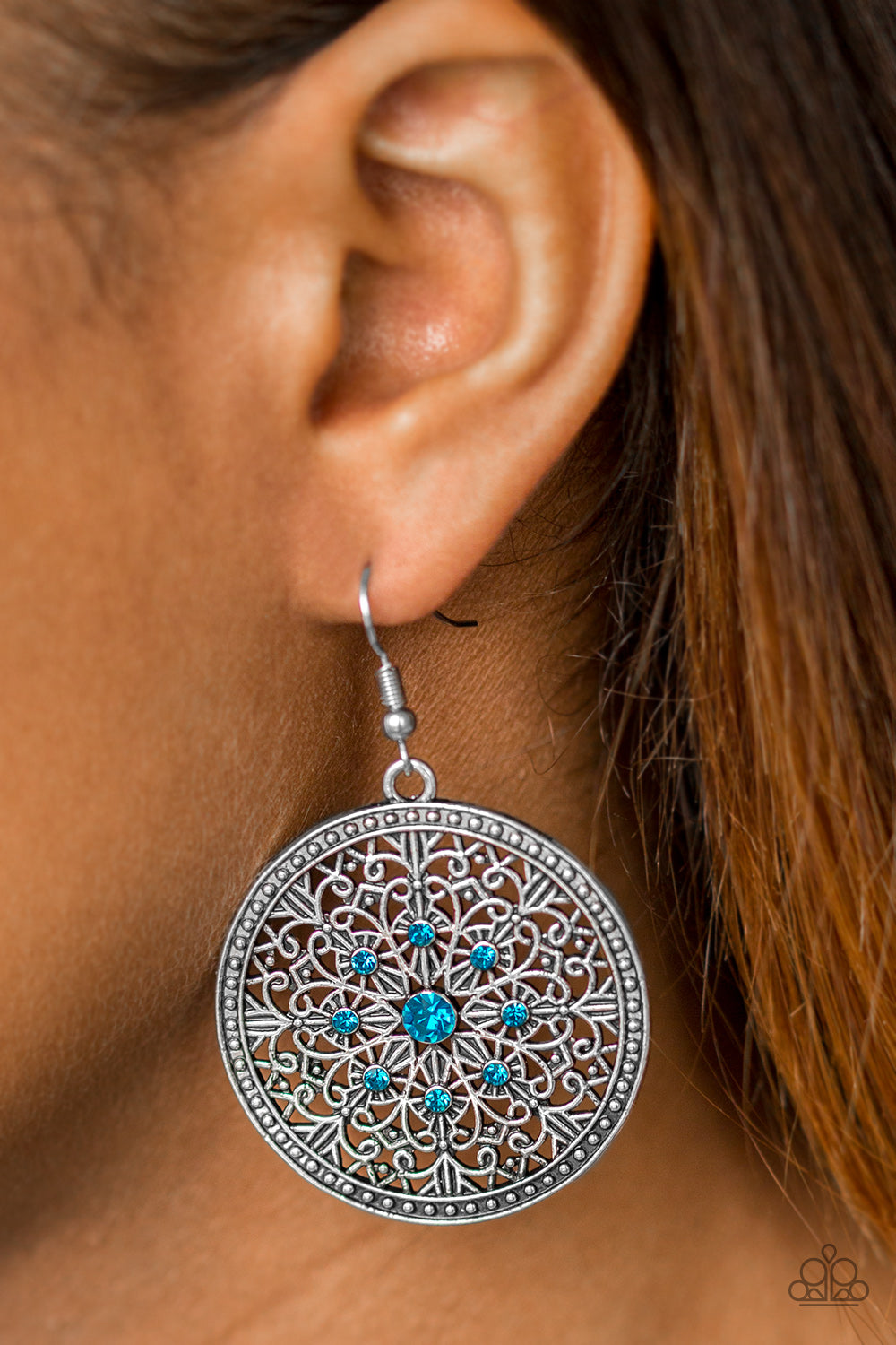 Catch a Chill - blue - Paparazzi earrings