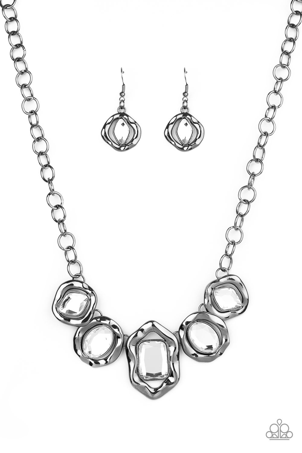 Celebrity Catwalk - black - Paparazzi necklace