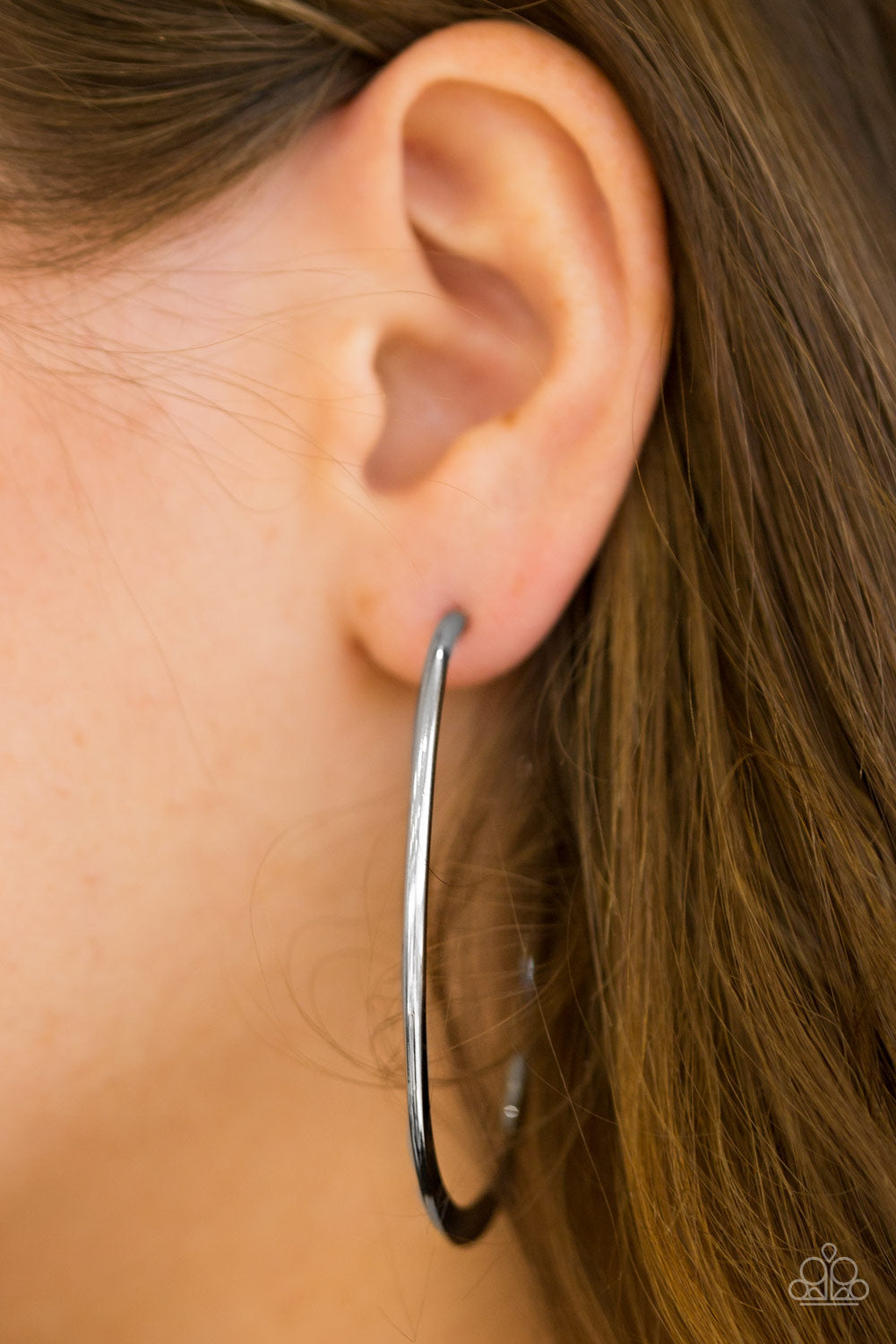 Center of Eccentric - silver - Paparazzi earrings