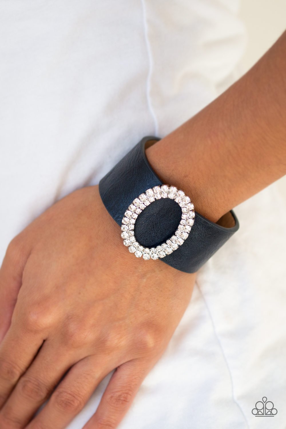 Center Stage Starlet-blue-Paparazzi bracelet